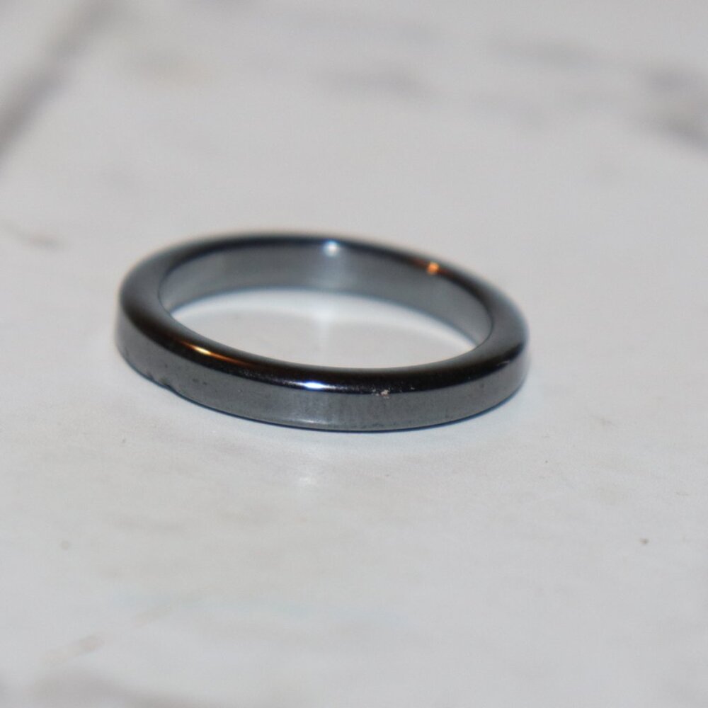 🖤 Vintage Hematite Ring · Size 7.25 · Polished Stone · Bold & Grounded 🤍